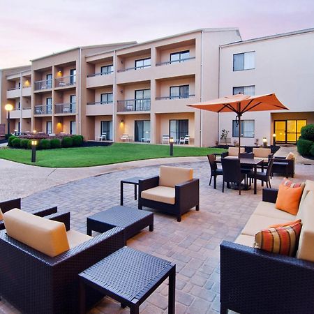 Courtyard By Marriott Huntsville University Drive Екстер'єр фото