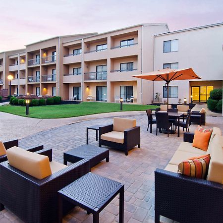 Courtyard By Marriott Huntsville University Drive Екстер'єр фото