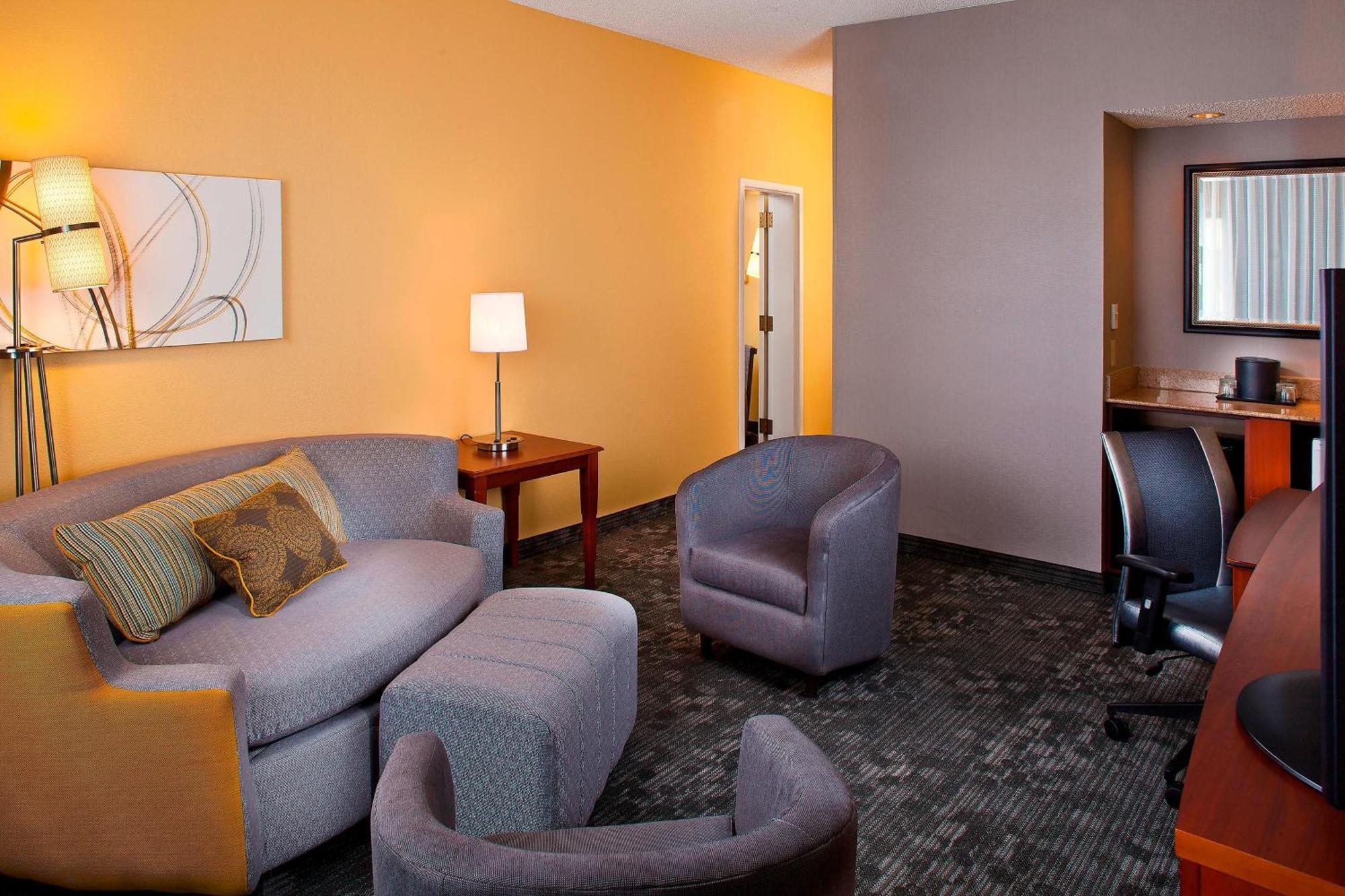Courtyard By Marriott Huntsville University Drive Екстер'єр фото