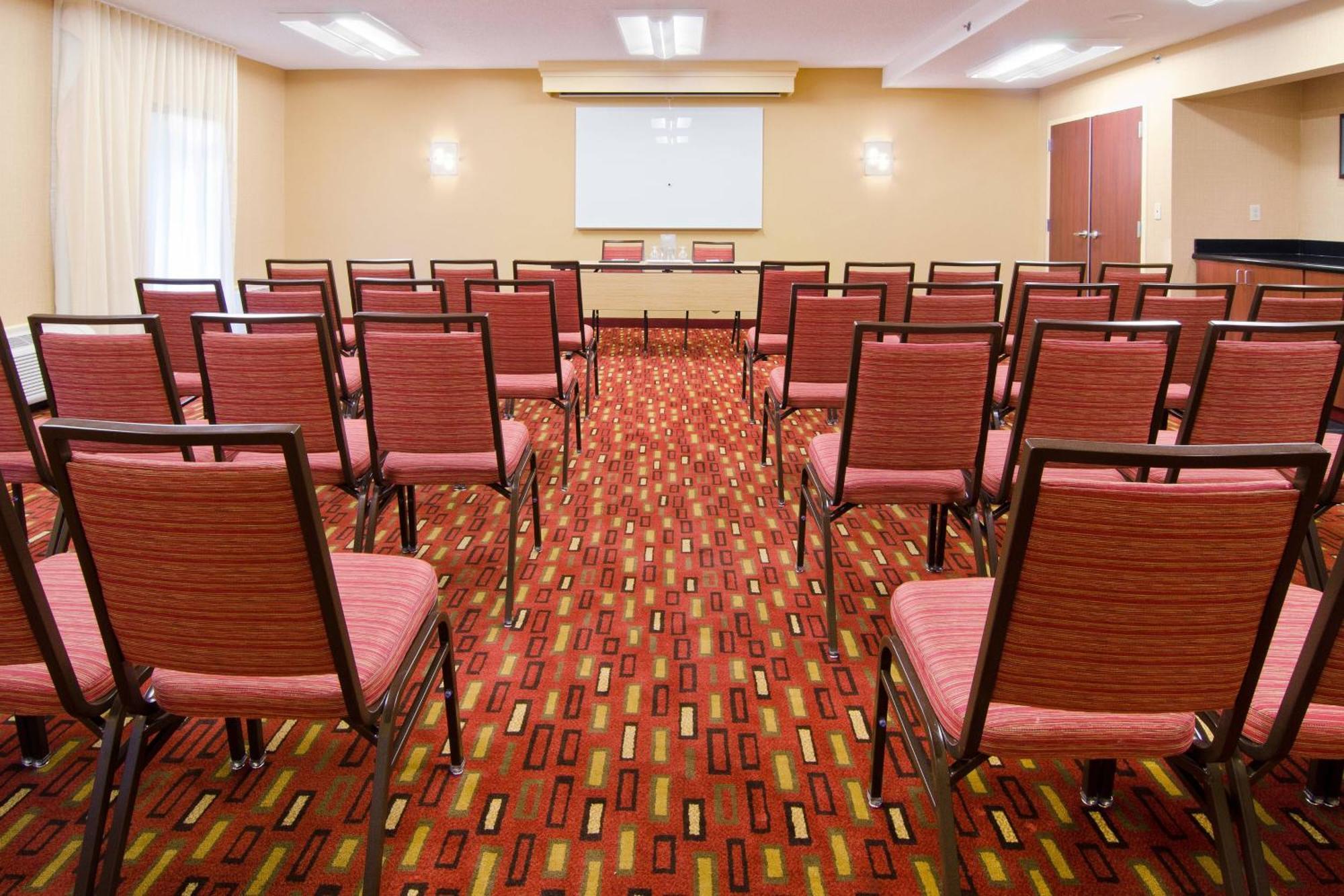 Courtyard By Marriott Huntsville University Drive Екстер'єр фото