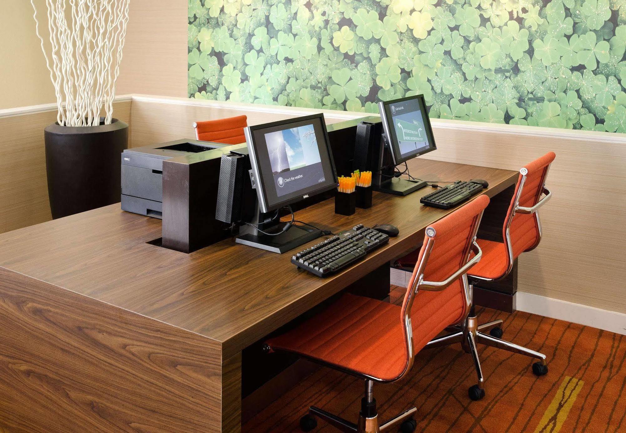 Courtyard By Marriott Huntsville University Drive Бізнес фото