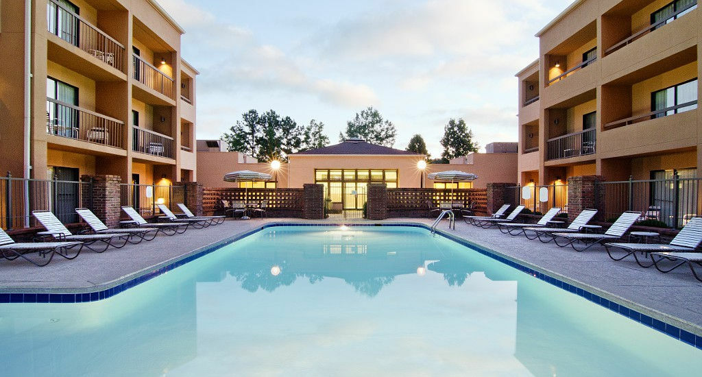 Courtyard By Marriott Huntsville University Drive Екстер'єр фото